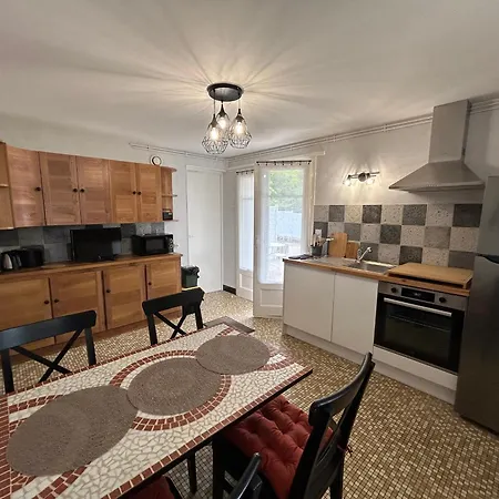 Apartament Studio Avec Jardin Et Terrasse, Centre-ville La Roche-posay, 3 Etoiles, Proche Thermes - Fr-1-541-105 *